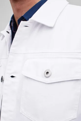 Stückgefärbte Jeansjacke