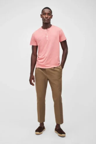Stückgefärbtes Henley