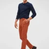 Stretch-Chinos aus Bio-Baumwolle Stretch-Chinos aus Bio-Baumwolle