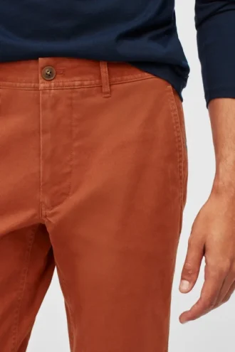 Stretch-Chinos aus Bio-Baumwolle