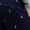 Stretch-Cordhose mit Stickerei Stretch-Cordhose mit Stickerei