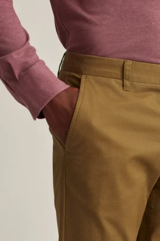 Stretch Washed Chino: Tailored Fit Chinos