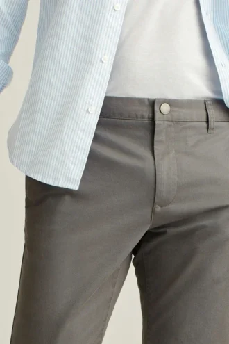 Stretch Washed Chino: Tailored Fit Chinos