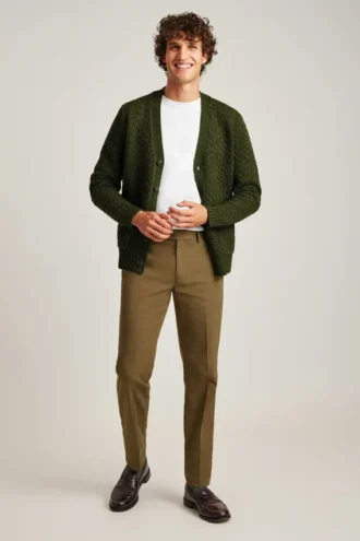 Strickjacke mit Zopfmuster