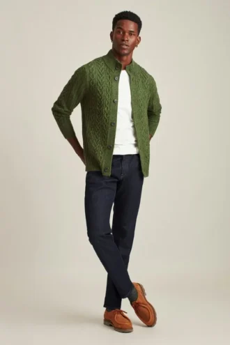 Strickjacke mit Zopfmuster Strickjacke mit Zopfmuster