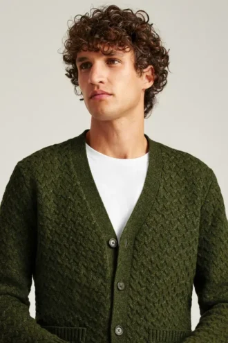 Strickjacke mit Zopfmuster
