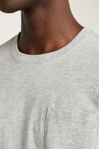 T-Shirt mit Tasche aus Bio-Baumwolle