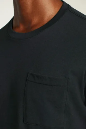 T-Shirt mit Tasche aus Bio-Baumwolle