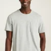 T-Shirt mit Tasche aus Bio-Baumwolle T-Shirt mit Tasche aus Bio-Baumwolle