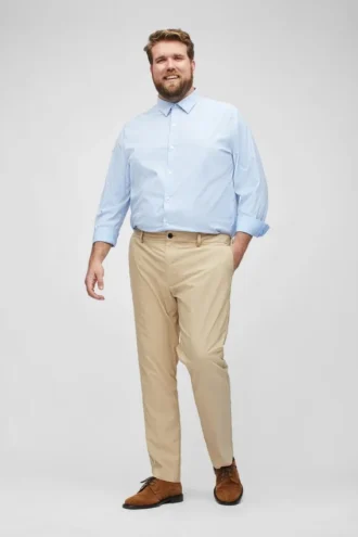 Tech-Chinos in Großen Größen