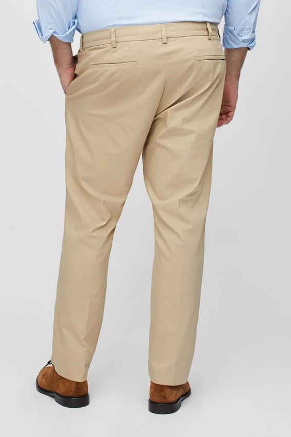 Tech-Chinos in Großen Größen Tech-Chinos in Großen Größen