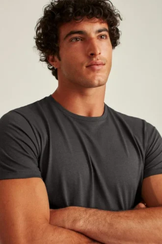 Verfeinern Sie Ihren Stil mit dem Bonobos Pima Performance T-Shirt