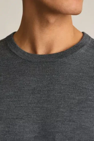 Waschbarer Merino-Pullover mit Rundhalsausschnitt Waschbarer Merino-Pullover mit Rundhalsausschnitt