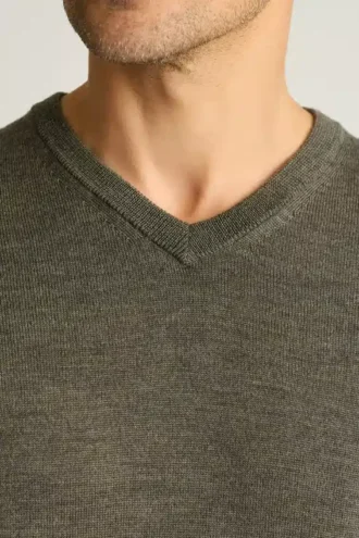 Waschbarer Merino-Pullover mit V-Ausschnitt