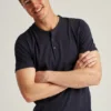 Weiches Henley für den Alltag Weiches Henley für den Alltag