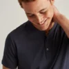Weiches Henley für den Alltag Weiches Henley für den Alltag